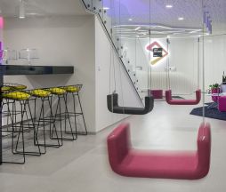 Od technologického startupu ke globálnímu lídru – JetBrains slaví 20 let na trhu