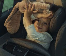 Nová cesta vpřed: Na trhu je první dětská autosedačka s integrovaným celotělovým airbagem