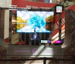 Unikátní holografická projekce  představuje špičkové televizory a multidoor chladničky Hisense